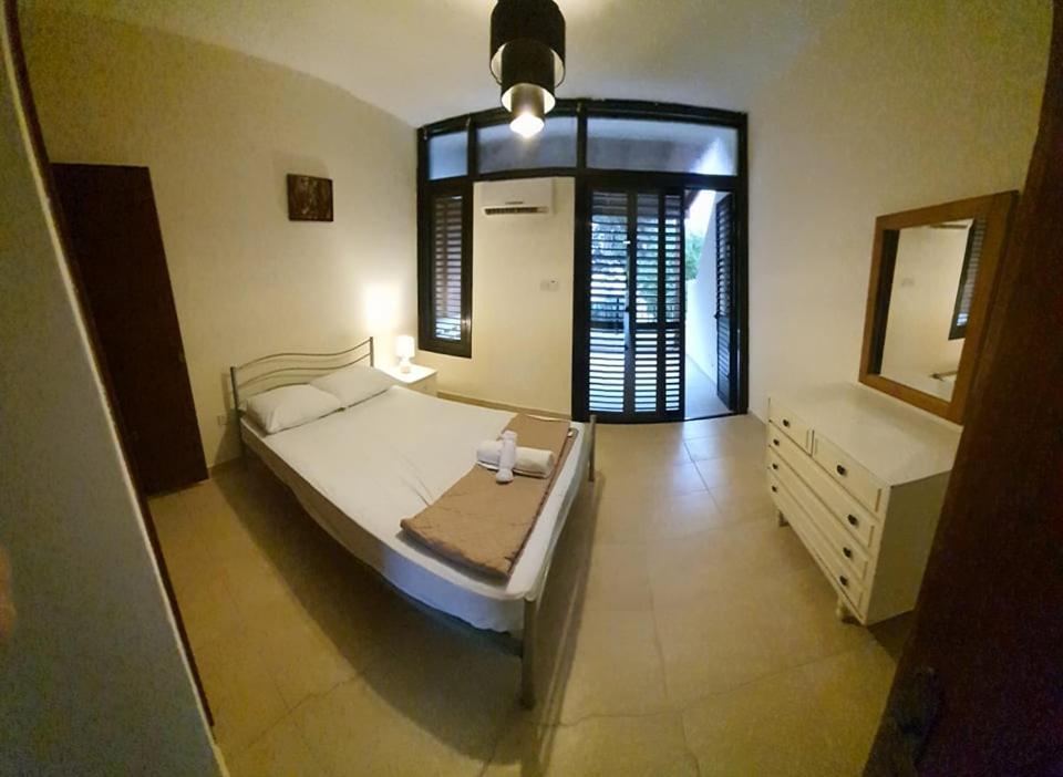 Lovely 2 Bedrooms In The Tourist Area In Paphos . Bagian luar foto