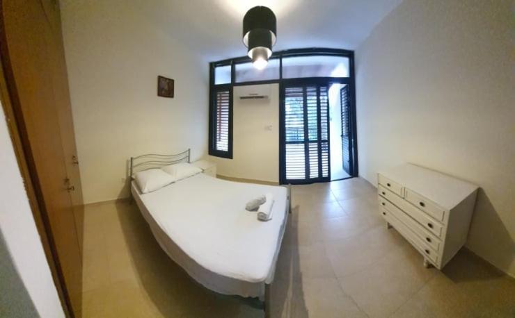Lovely 2 Bedrooms In The Tourist Area In Paphos . Bagian luar foto