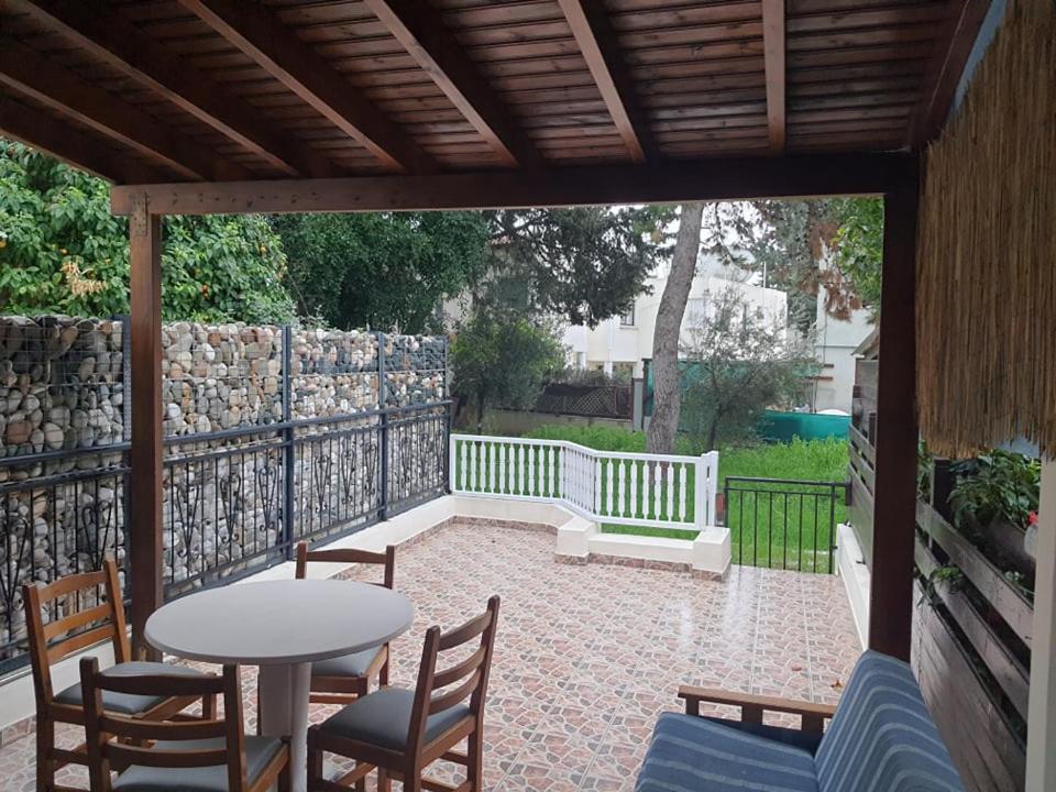 Lovely 2 Bedrooms In The Tourist Area In Paphos . Bagian luar foto