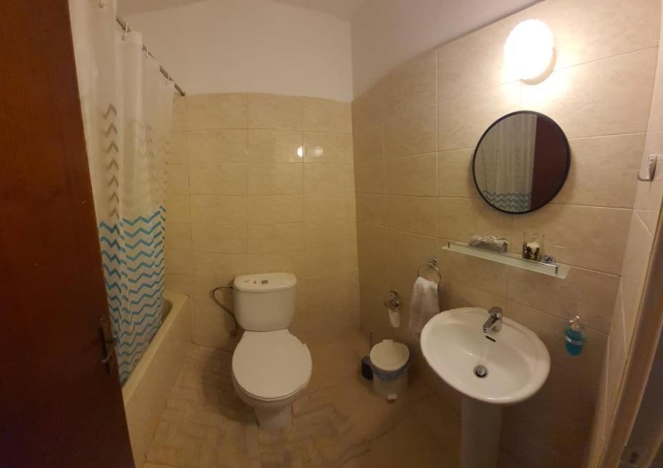 Lovely 2 Bedrooms In The Tourist Area In Paphos . Bagian luar foto